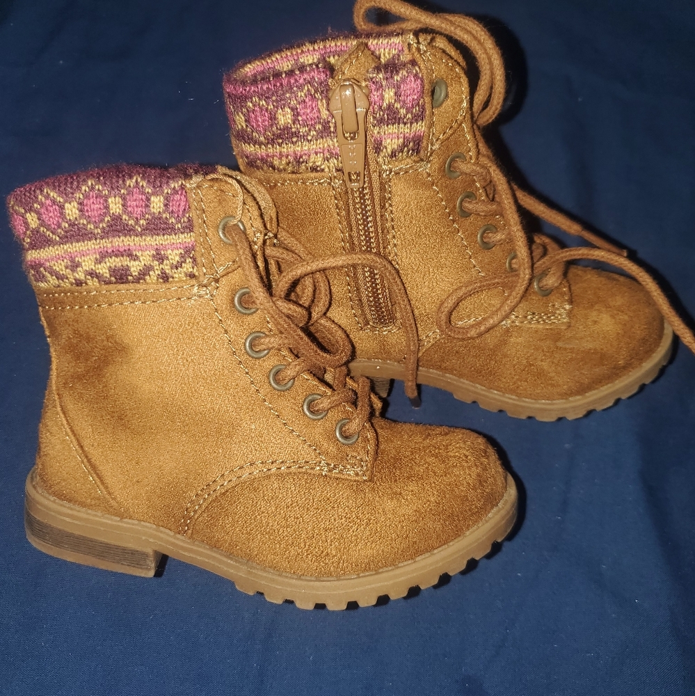 Fall kids American Eagle boots